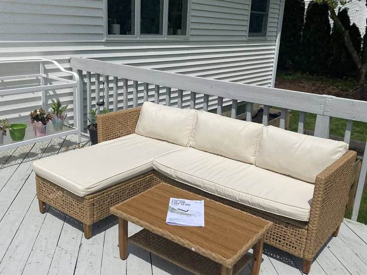 Wicker sofa & coffee table set